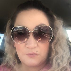 Meet your Posher, Crissy